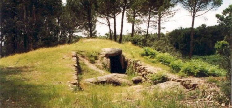 Dolmen of Arquinha da Moira, in Carregal do Sal Dolmen of Arquinha da Moira, in Carregal do Sal